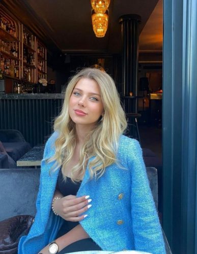 Antalya Dolgun Kalçalı Escort Ela İle Anal Seks