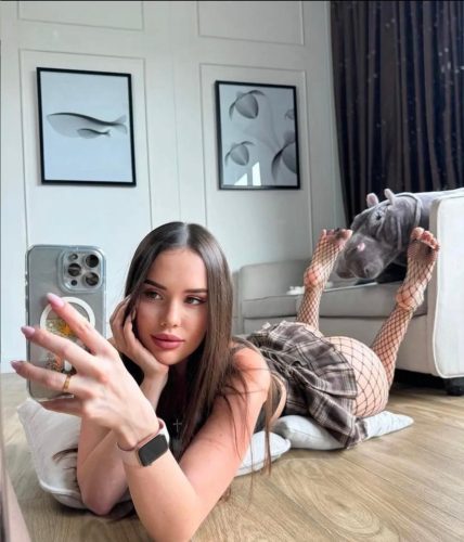 Antalya Escort Elen Doyumsuz Seks Sunuyor