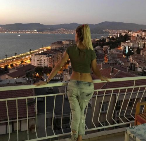 Antalya Escort Handan Görüşmeler Yapıyor