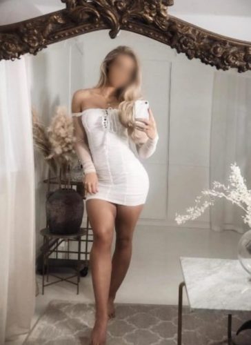 Antalya Escort Katarina & Janna Sizlere Defile Sunacak