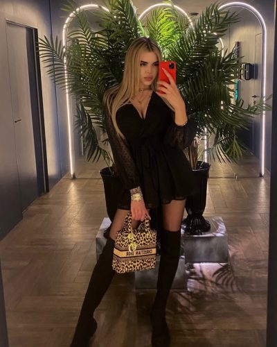 Antalya Rus Escort Adriana Çok Ateşli Ve Azgın