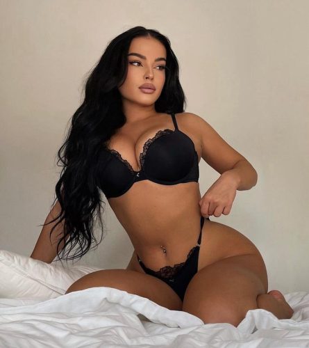 Eşsiz Deneyimler Sunan Antalya Escort Karaca