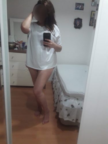 Serik fantezi dolu geceler icin azgin escort leyla 1 375x500 1