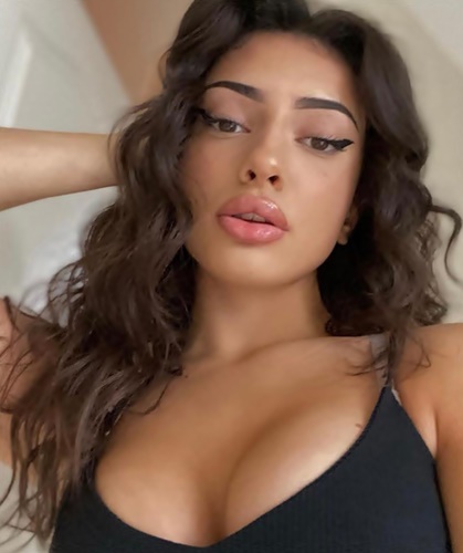Döşemealtı Escort Ayten Ile Dolgun Bir Buluşma