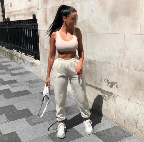 Giyimiyle İddialı Seksi Escort Alara