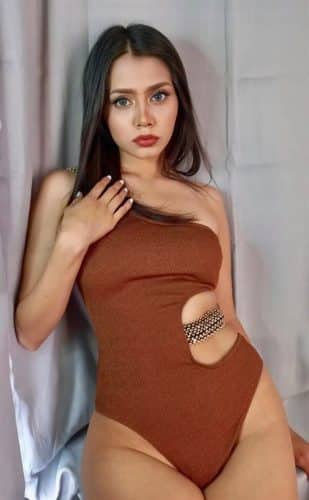 Kızaran Antalya Beyaz Tenli Escort Aden