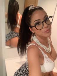 Antalya gözlüklü escort Semra