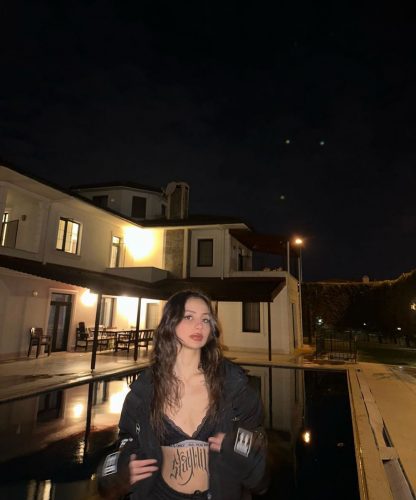 Kemer Türbanlı Escort ile Çılgın Fantaziler